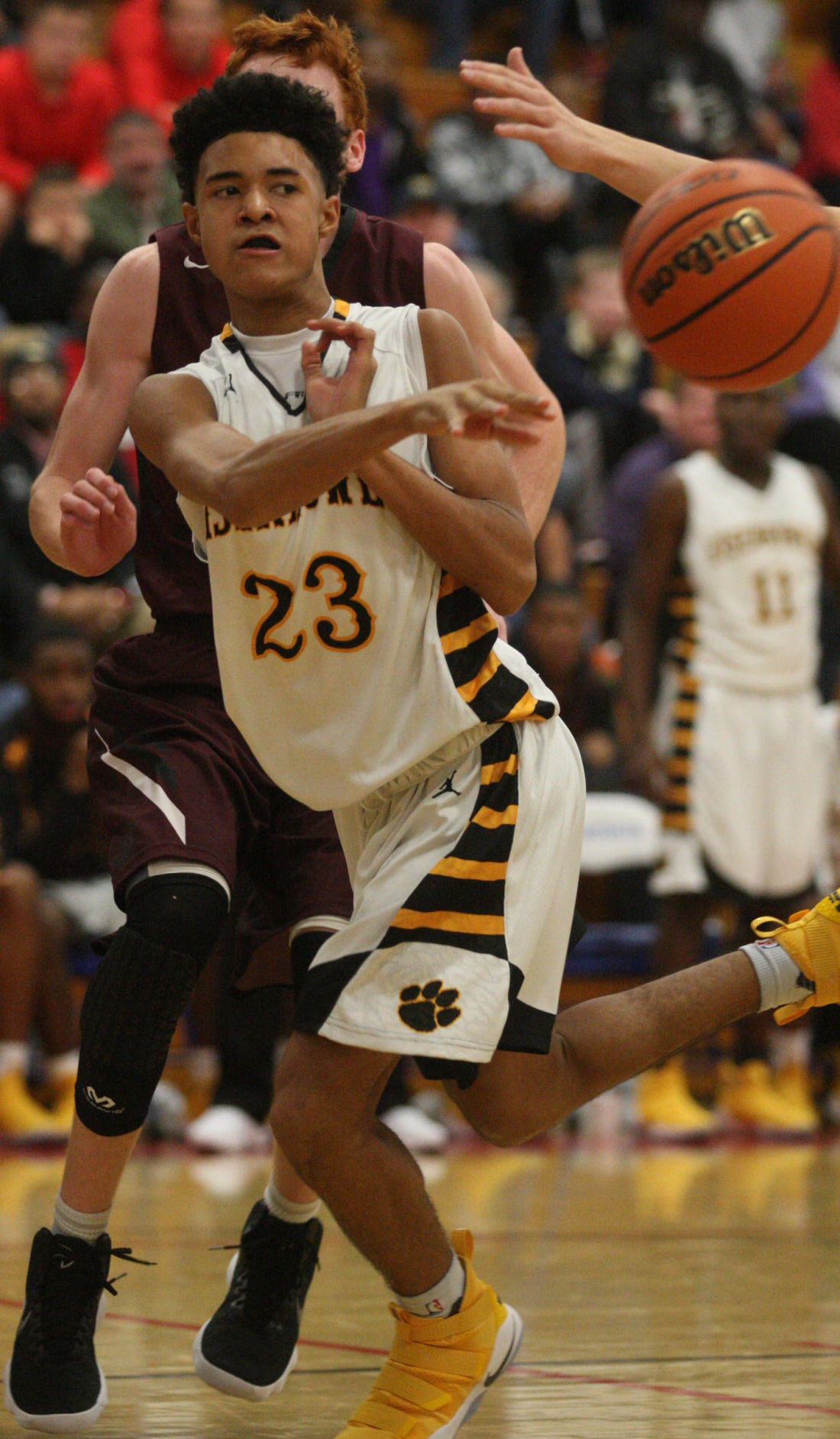 Eisenhower vs Champaign Central Boys Basketball 7 11.24.17.jpg